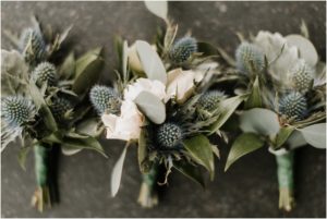 groom and groomsmen boutonniere
