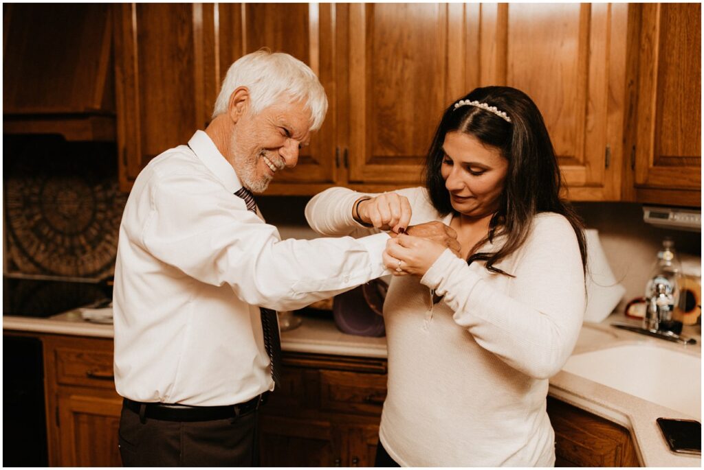 Fall Rode's Barn Wedding, NJ | Madeline & John | torikelner.com